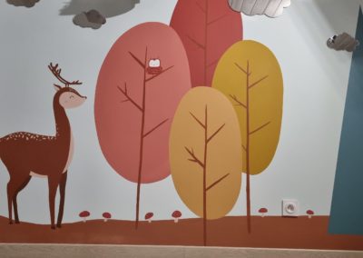 Peinture murale représentant un hère dans son habitat naturel.