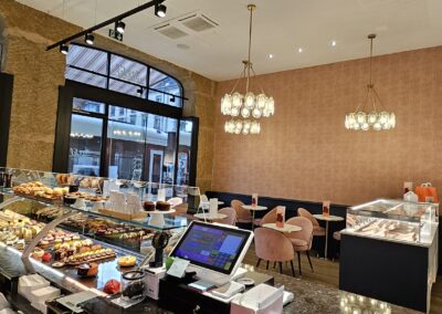 Nouvelle restauration afin de faire correspondre la pierre à la nouvelle décoration.